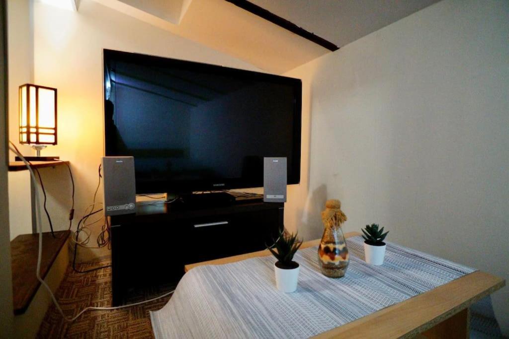 2-Room Cozy Retreat Near City Center Bucharest Exterior photo