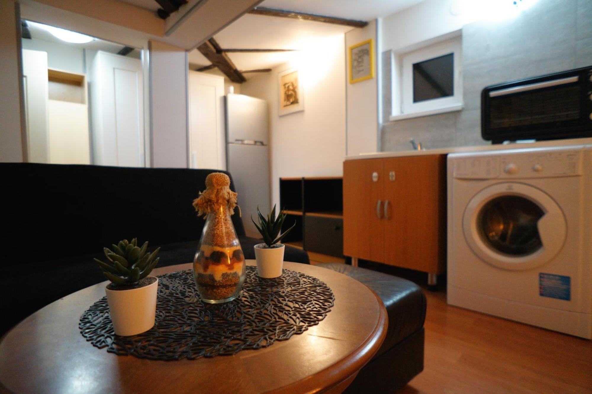 2-Room Cozy Retreat Near City Center Bucharest Exterior photo